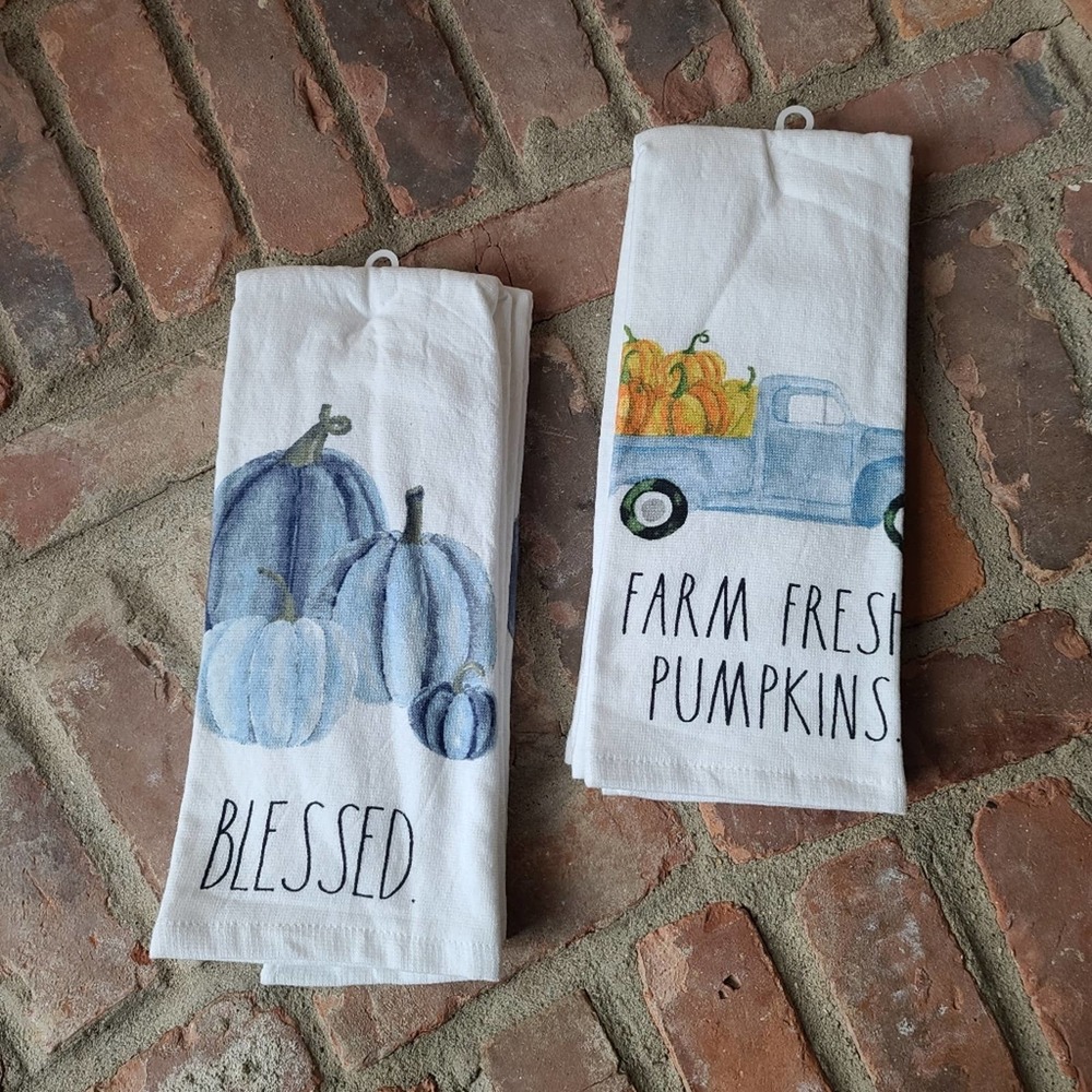 Rae Dunn Kitchen Towel Set
